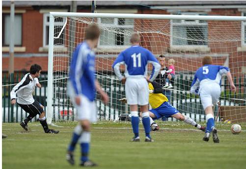 Top photo's from the Premier Division title decider - May 2009.