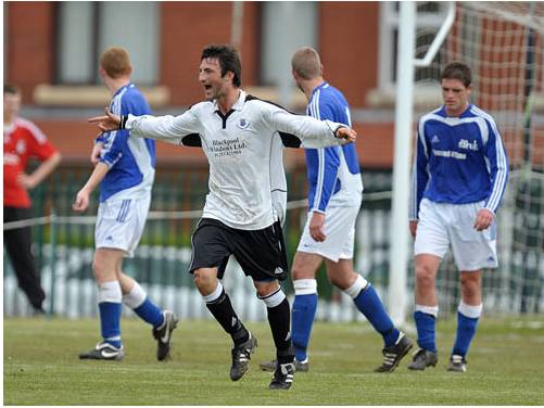 Top photo's from the Premier Division title decider - May 2009.