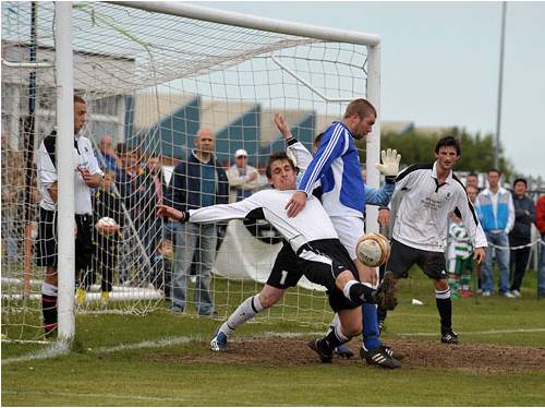 Top photo's from the Premier Division title decider - May 2009.