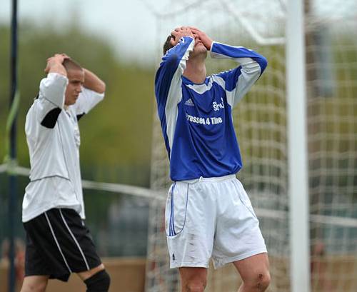 Top photo's from the Premier Division title decider - May 2009.
