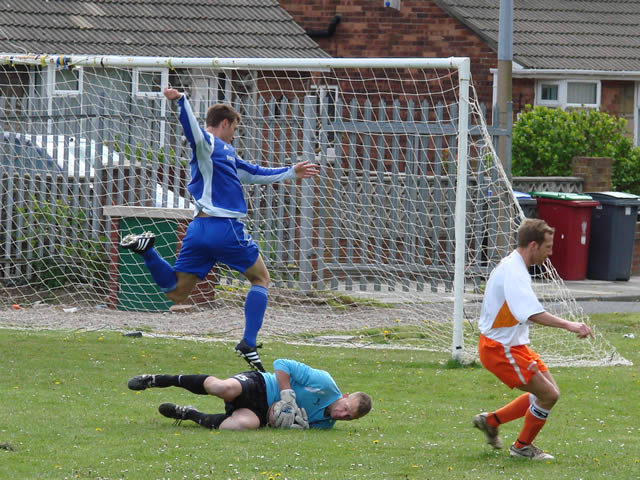 Match Action - Devonshire Arms v Quilligans FC
