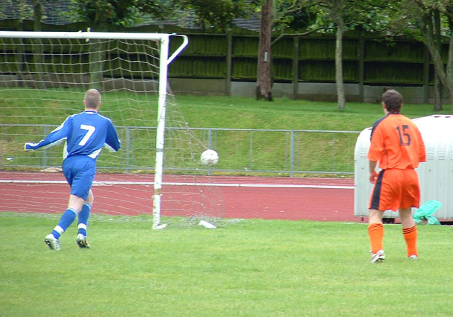 Match Report - Real Kingsfield 2 Waterloo Hotel 5
