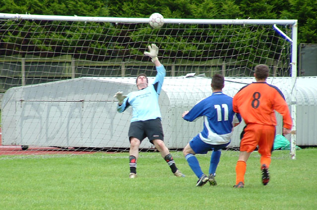 Match Report - Real Kingsfield 2 Waterloo Hotel 5